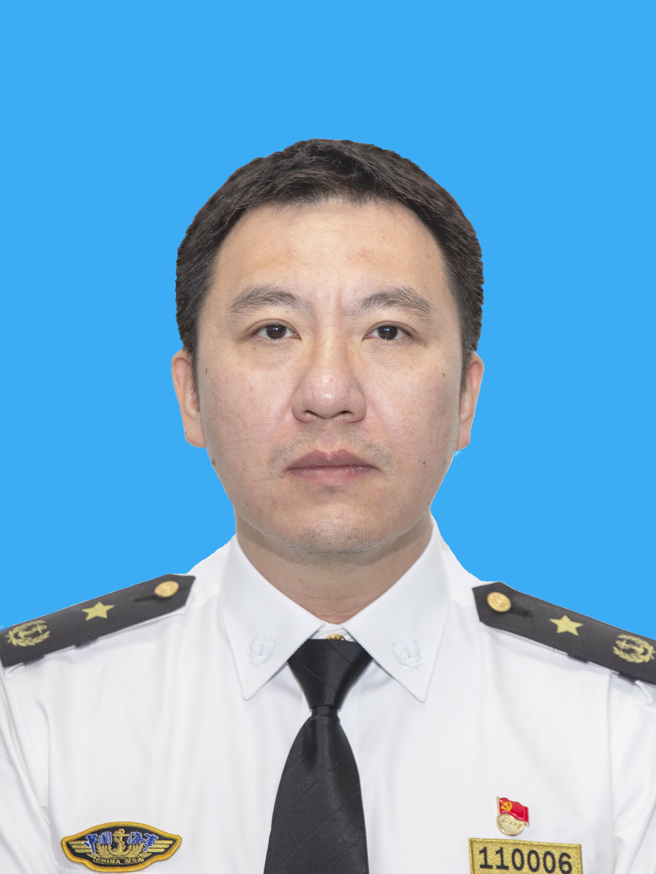 杜海鹏:党组成员、副局长